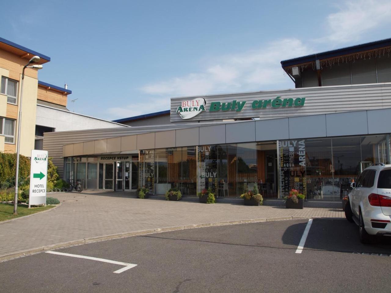 Buly Arena Hotell Kravaře Exteriör bild