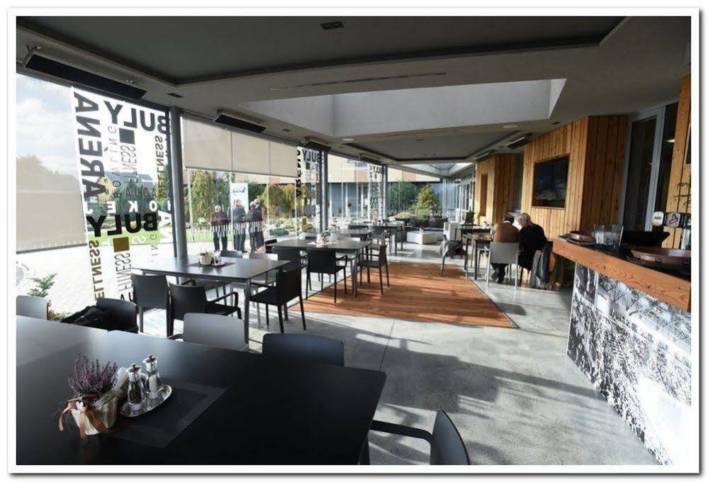 Buly Arena Hotell Kravaře Exteriör bild