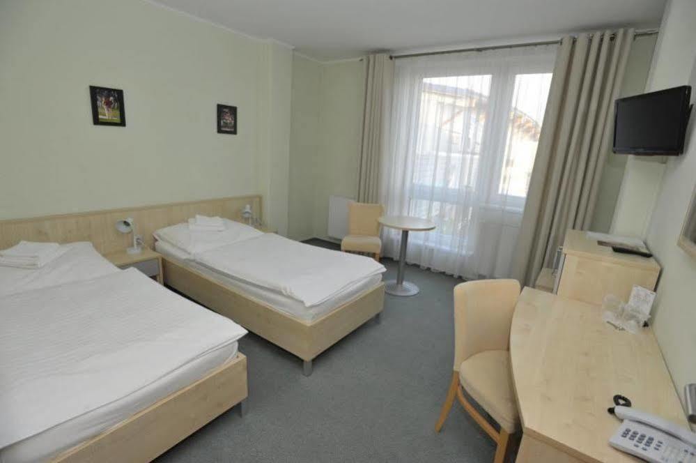 Buly Arena Hotell Kravaře Exteriör bild